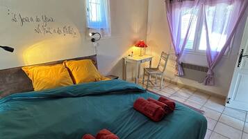 1 chambre, fer et planche Ă  repasser, Wi-Fi, draps fournis