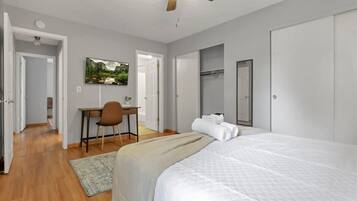 2 bedrooms, desk, iron/ironing board, WiFi