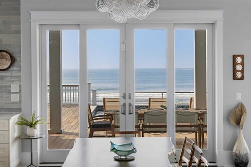 Oceanfront Pool • Outdoor Kitchen • Putting Green!