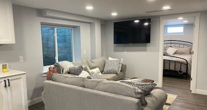 Chic Modern Stay: The Perfect Boiler Up Stay!