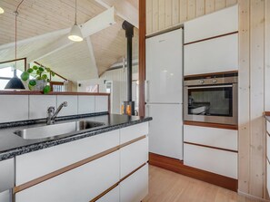 Refrigerador, microondas, horno y lavavajillas