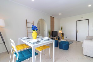 Dining - Apartment Breeze located in the heart of Carvoeiro (Carvoerio)