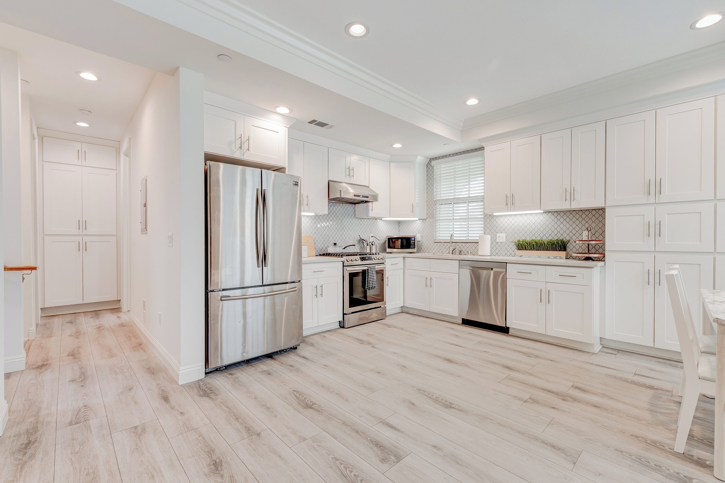 3 BDRM 3BA Townhome in Prime Pasadena with Private Parking