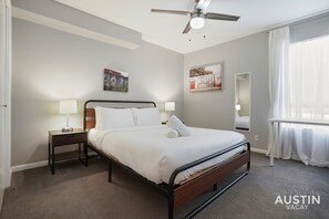2 chambres, bureau, fer et planche à repasser, accès au Wi-Fi (inclus)