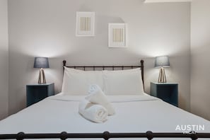2 bedrooms, desk, iron/ironing board, free WiFi