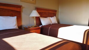 2 bedrooms, iron/ironing board, WiFi, bed sheets - Ocean  marina  hotel port alberni (Port Alberni)