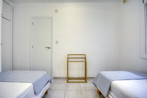 2 bedrooms, iron/ironing board, free WiFi