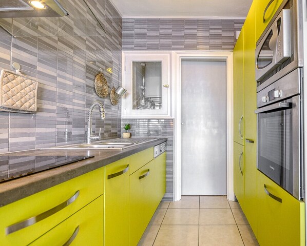 Fridge, microwave, oven, dishwasher