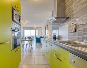 Fridge, microwave, oven, dishwasher - BELLEZZA 2b Canyelles Roses (Rosas / Roses)