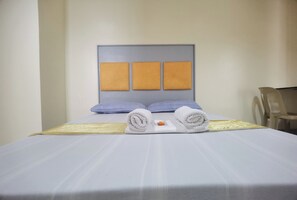 Deluxe Room | Desk, rollaway beds, free WiFi, bed sheets - Rivoli Hotel (San Pablo)
