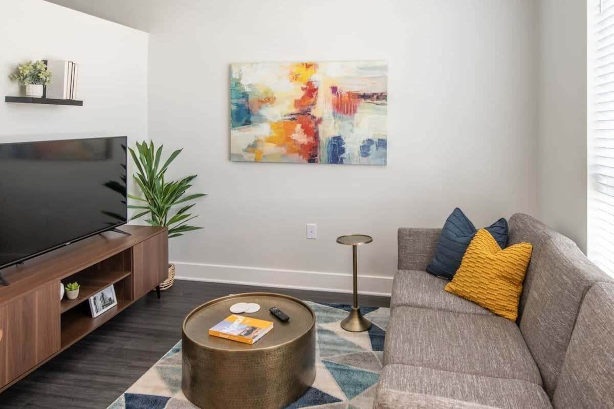 Deluxe Apartment, 1 Bedroom | Living area | Smart TV, Netflix, Hulu, streaming services