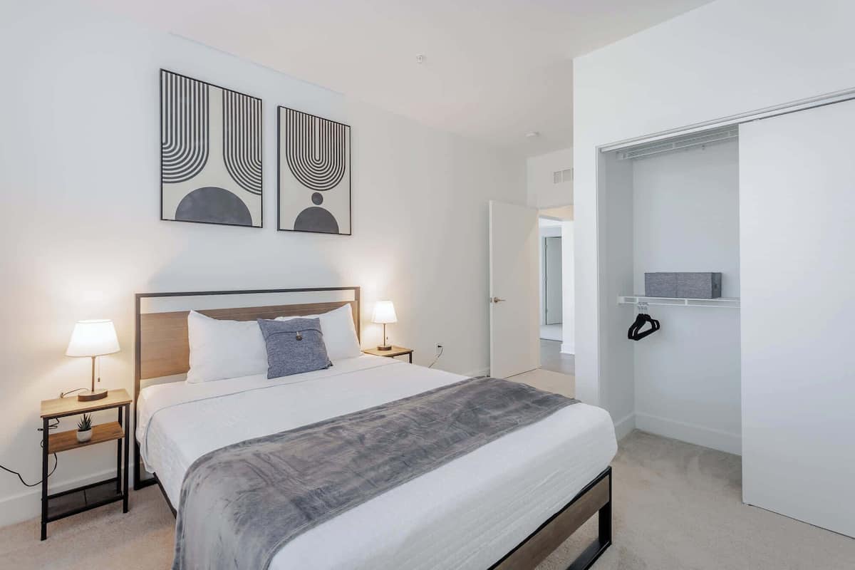 Deluxe Apartment | 2 bedrooms, desk, laptop workspace, iron/ironing board