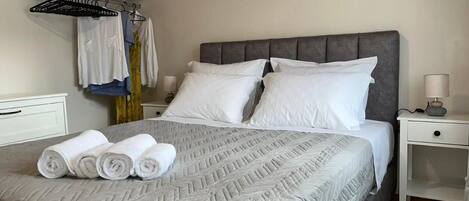 1 bedroom, free WiFi, bed sheets