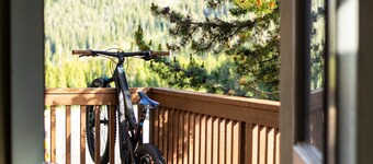 Alpine Lodge - Big Sky Resort and Lone Peak Views