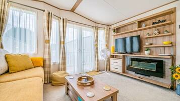 TV, fireplace, offices