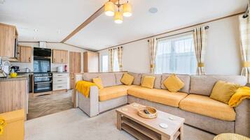 Fernseher, Kamin, Arbeitsbereiche