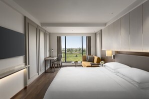 客房内保险箱、熨斗/熨衣板、婴儿床、折叠床/加床（额外收费）