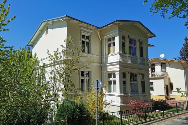 Außenansicht von der Straße