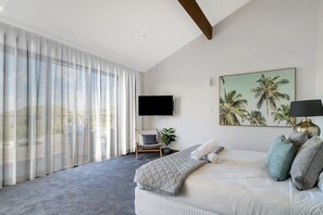 6 soverom, strykejern/-brett, wi-fi (inkludert) og sengetøy