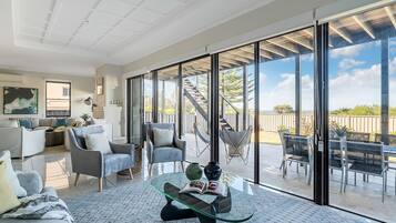 Smart TV, fireplace, offices