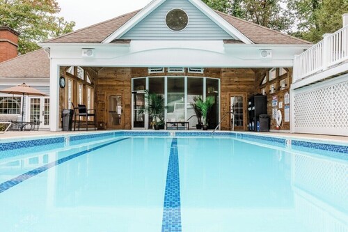 Cozy Couples Getaway with Golf Course View & Spa