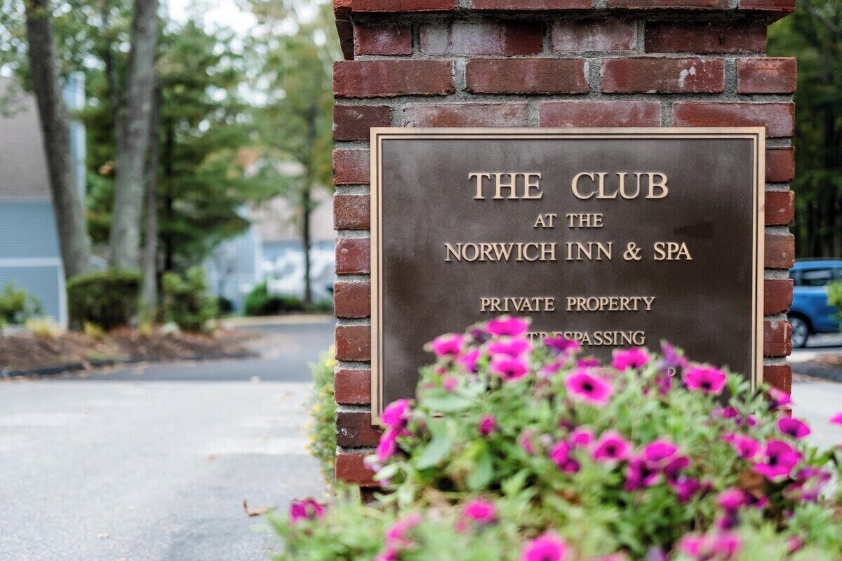 Cozy Couples Getaway with Golf Course View & Spa