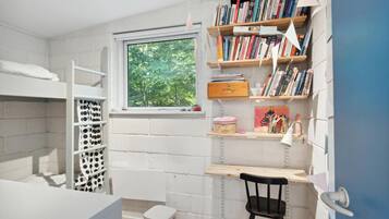 3 makuuhuonetta, silitysrauta/-lauta, ilmainen Wi-Fi