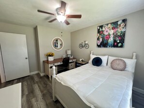 3 室のベッドルーム、アイロン / アイロン台、WiFi、ベッドシーツ