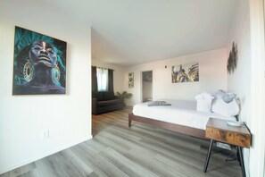 2 chambres, fer et planche à repasser, Wi-Fi, draps fournis