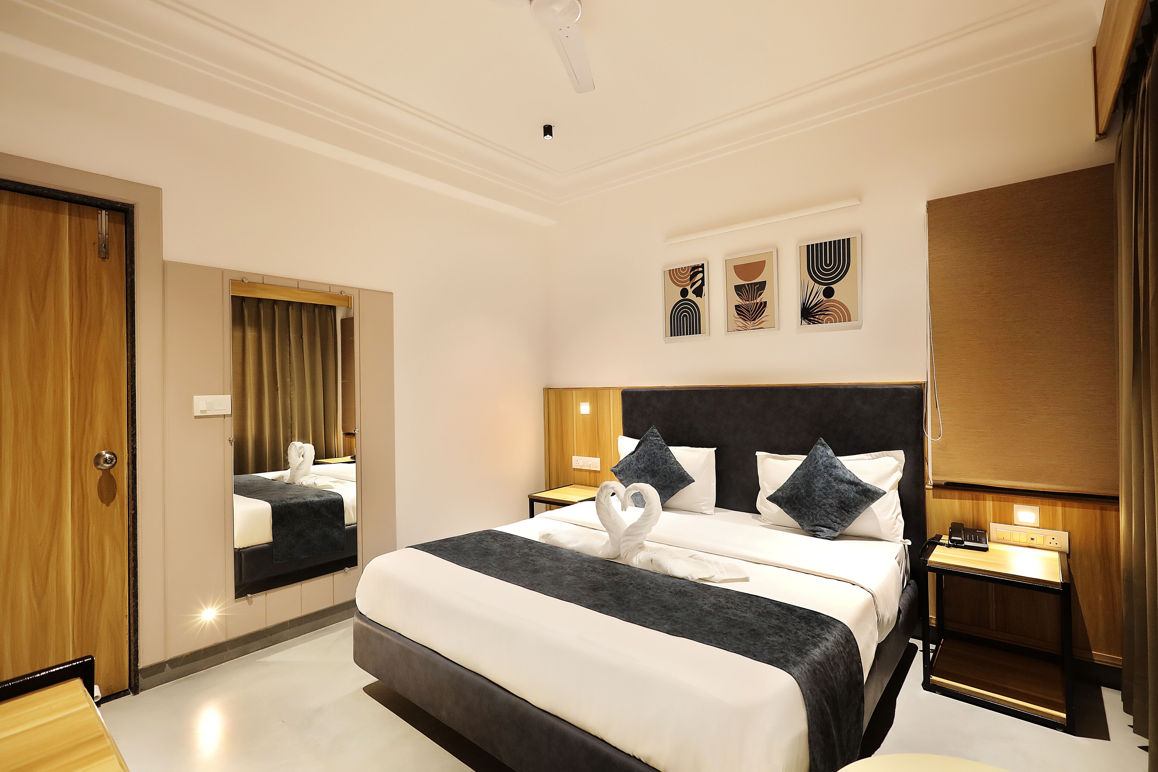 Photo - Hotel Sparkle Inn Just 400 Meters From Udaipur Railway Station