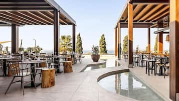 Tempat makan outdoor