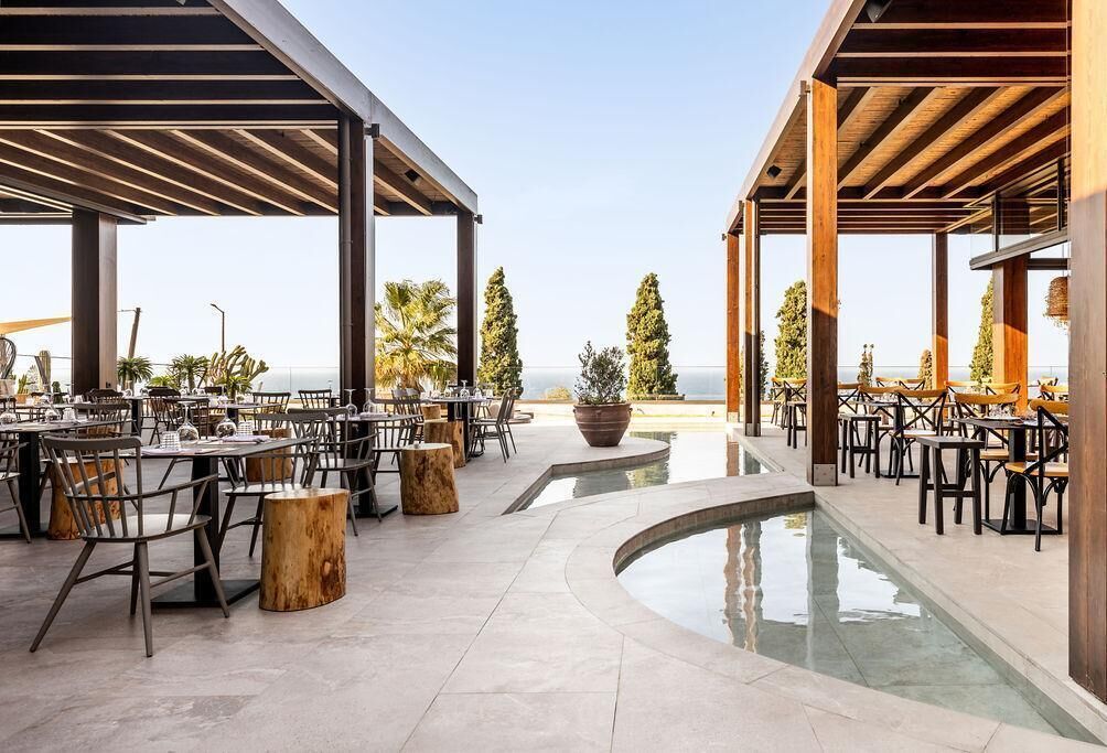 تناول الطعام بالخارج