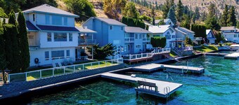 3Bed, 2.5Bath Waterfront Home with Boat Lift!