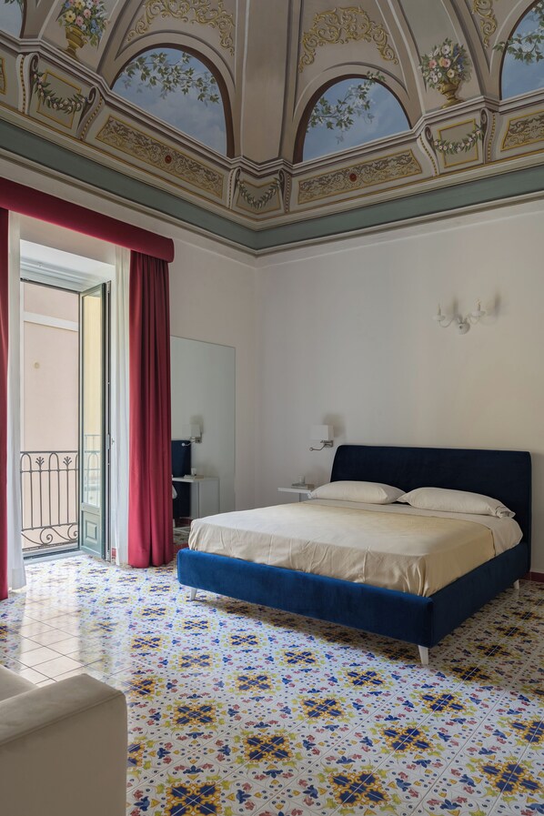 Minibar, in-room safe, desk, blackout curtains - Residenza Amalphia (Amalfi)