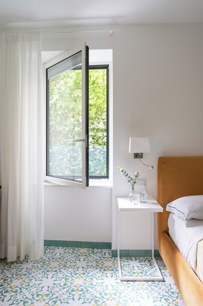 Classic Room | Minibar, in-room safe, desk, blackout curtains - Residenza Amalphia (Amalfi)