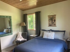 2 bedrooms, free WiFi, bed sheets - Seaside House, a Peaceful 2 Bedroom Retreat in walking distance to Kehena Beach (Pahoa)