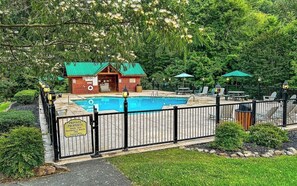 Alberca techada y alberca climatizada