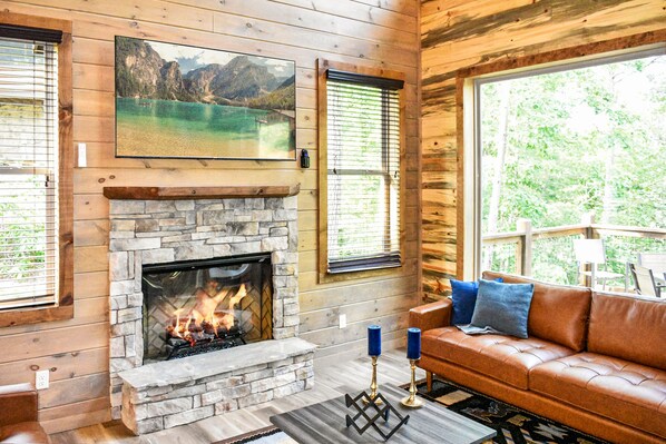 Smart TV, chimenea y futbolito 