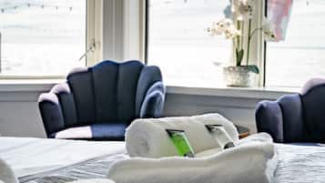 Luxury Double Room, Ensuite, Sea View | Iron/ironing board