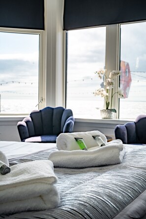 Luxury-Doppelzimmer, mit Bad, Meerblick | Bügeleisen/Bügelbrett