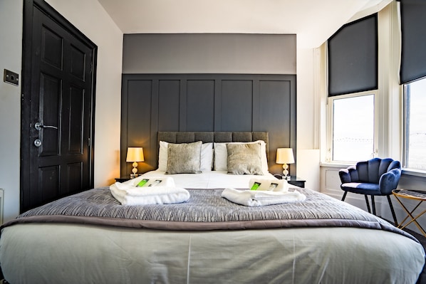 Luxury Double Room, Ensuite, Sea View