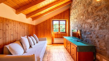 2 Schlafzimmer, BĂŒgeleisen/BĂŒgelbrett, kostenloses WLAN, BettwĂ€sche