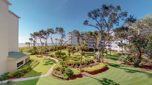 Property grounds - 2 Bedroom Second Floor Oceanfront Condo (Hilton Head)