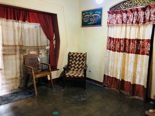 Rithmin Colonial House