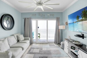 TV - Gulf Front | Private Balcony | Seawind 1604 (Gulf Shores)