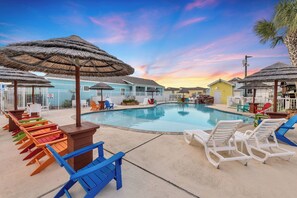 Pool - Come relax by the beach in style with this beautiful condo at Pirates Bay in Por (Port Aransas)