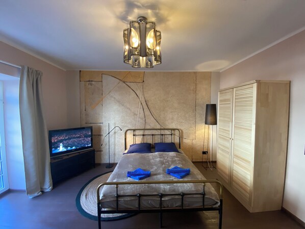 1 bedroom, WiFi, bed sheets