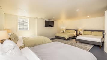 6 bedrooms, iron/ironing board, WiFi, bed sheets