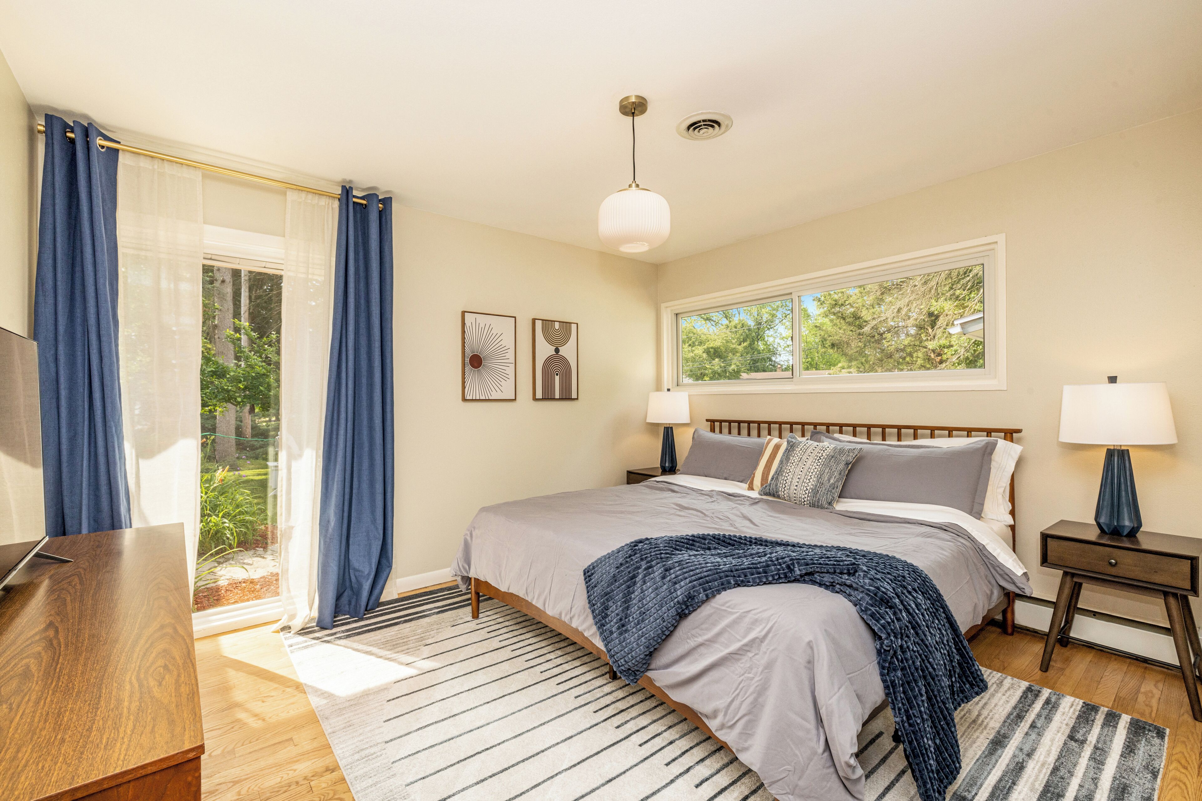 6 chambres, fer et planche à repasser, Wi-Fi, draps fournis