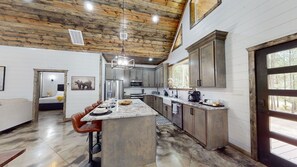 オーブン、コンロ、食器洗い機、コーヒー / ティーメーカー